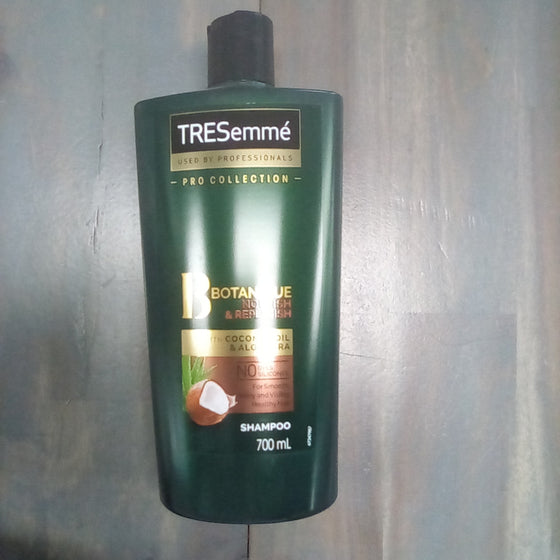 Tresemme Shampoo 700ml